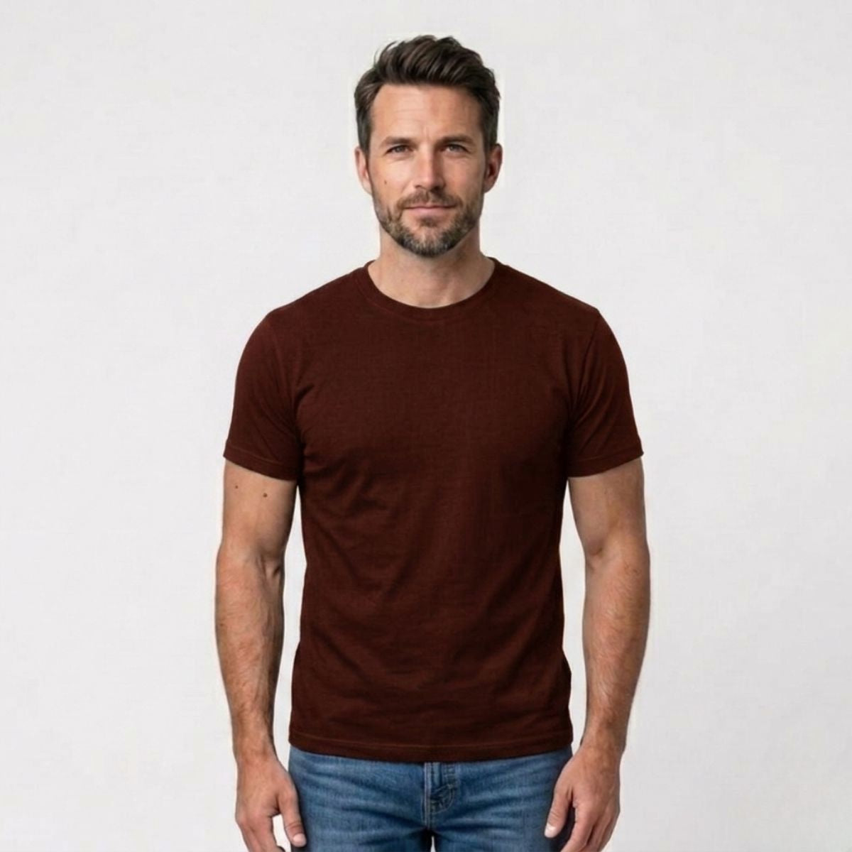 Brown - Front - Zeitloses T-Shirt mit modernem Schnitt und weicher Baumwollqualität.