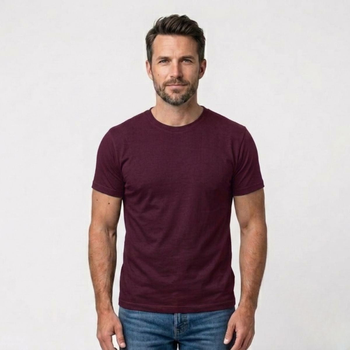 Burgundy - Front - Zeitloses T-Shirt mit modernem Schnitt und weicher Baumwollqualität.