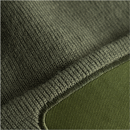 Strickmütze mit Patch